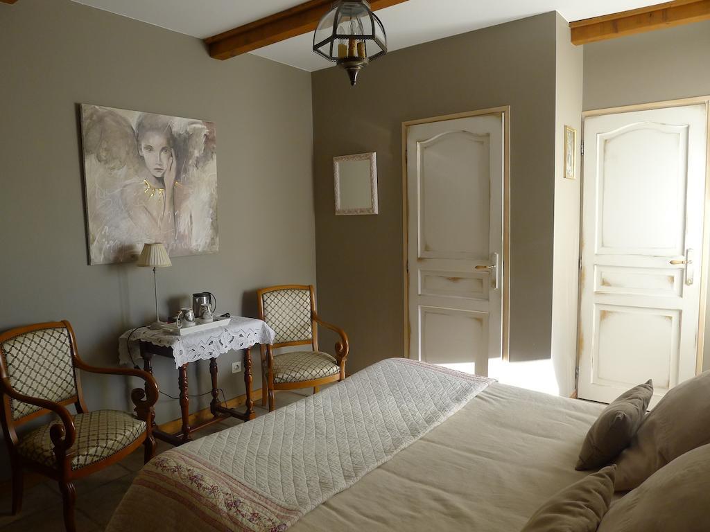 Domaine De La Manse Hotel Villeneuve-de-Berg Bilik gambar