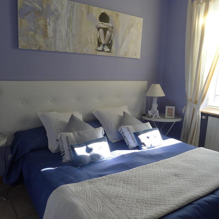 Domaine De La Manse Hotel Villeneuve-de-Berg Bilik gambar