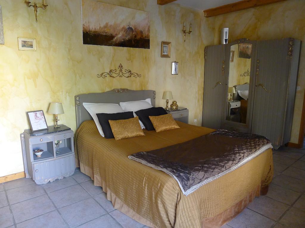 Domaine De La Manse Hotel Villeneuve-de-Berg Bilik gambar